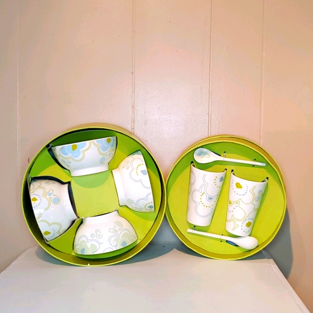Classic Coffee, Tea & Bowls Set
